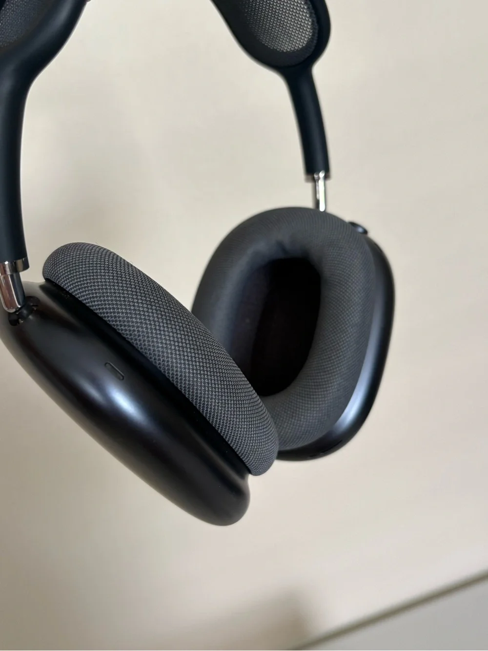 Apple AirPod Max Headphones in Space Grey